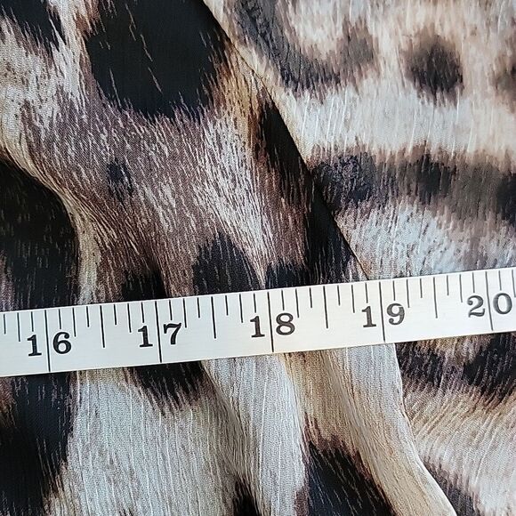 I.N.C. Leopard Print V-Neck Women's Top Size 14 - Picture 10 of 11